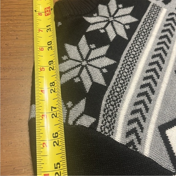 NFL Raiders Ugly Christmas Sweater size Small Like New Condition Holiday Winter - Picture 15 of 15
